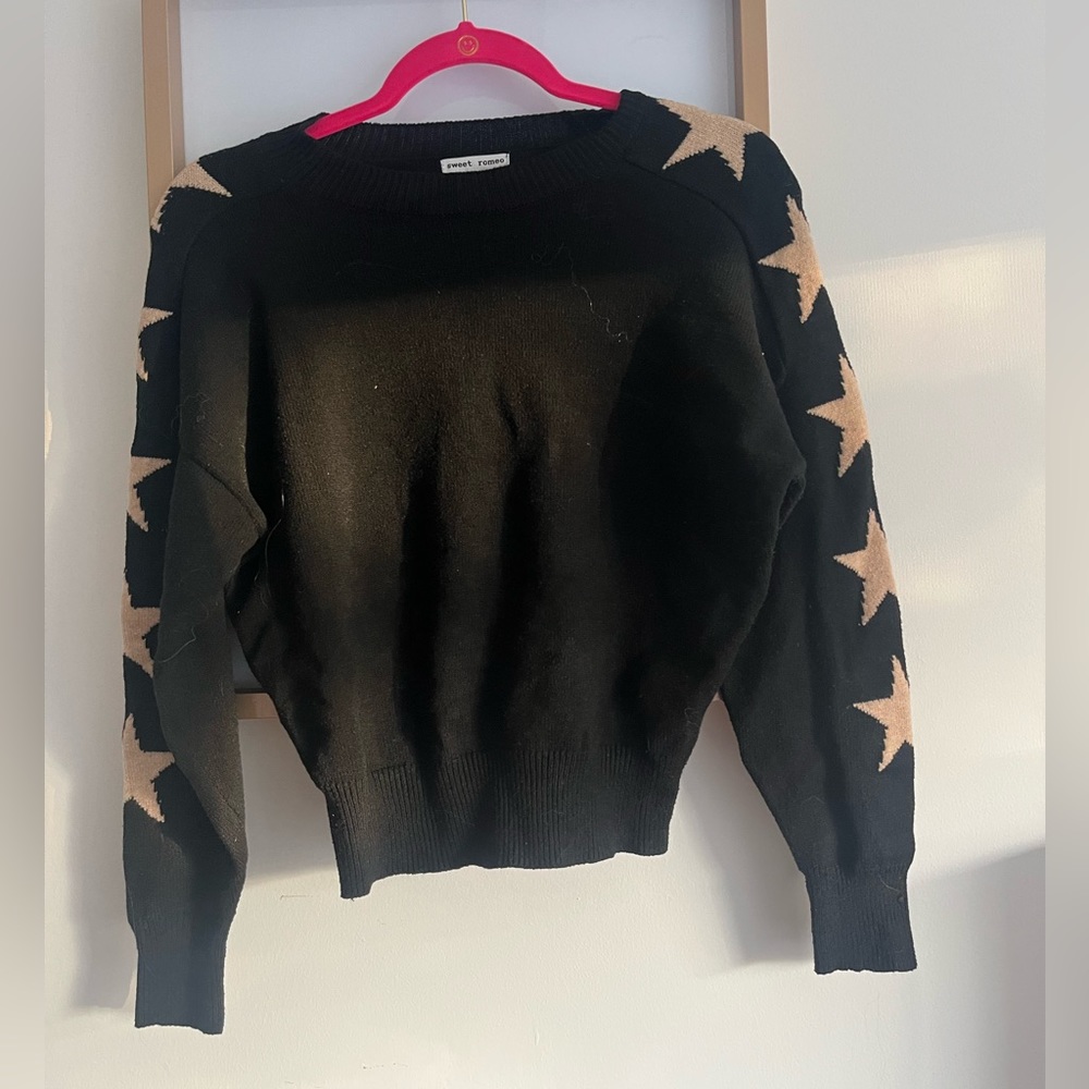 cropped black and tan star sweater